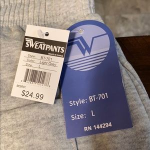 Men’s gray sweatpants